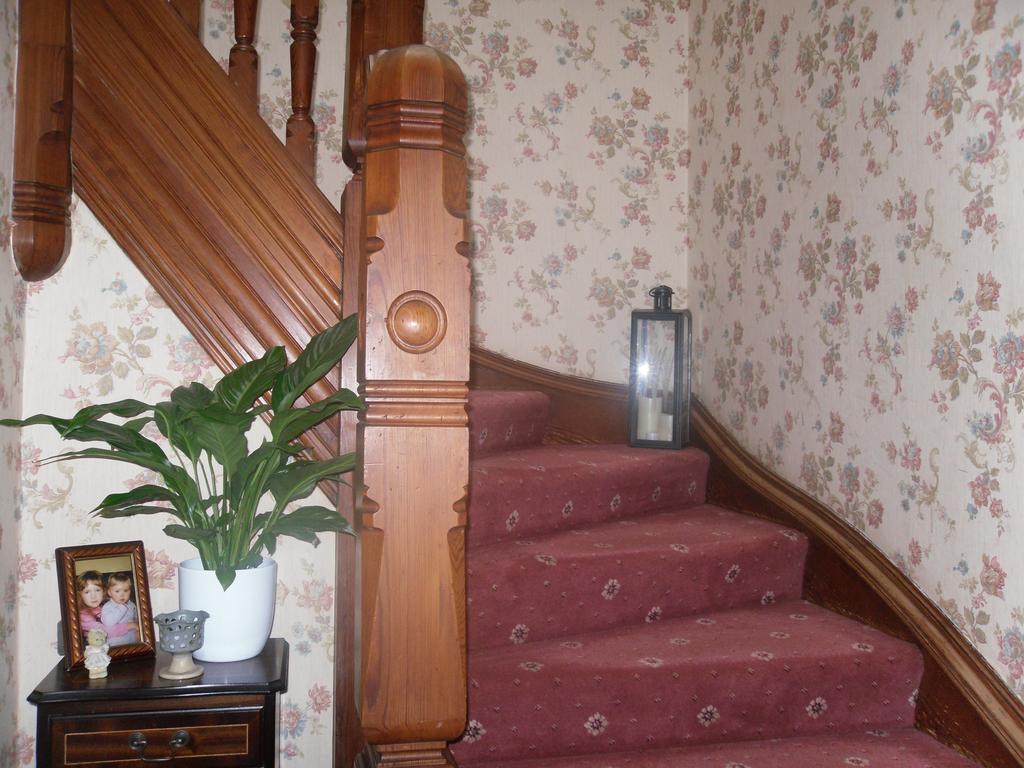 Ardfern Guest House Perth Bagian luar foto