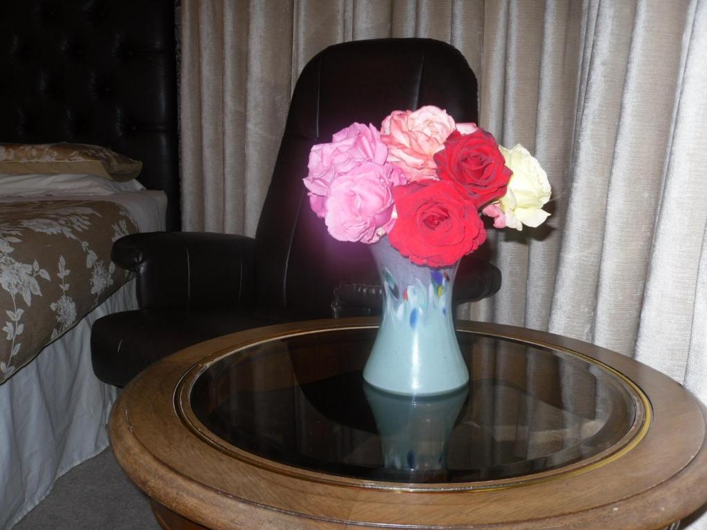 Ardfern Guest House Perth Bagian luar foto